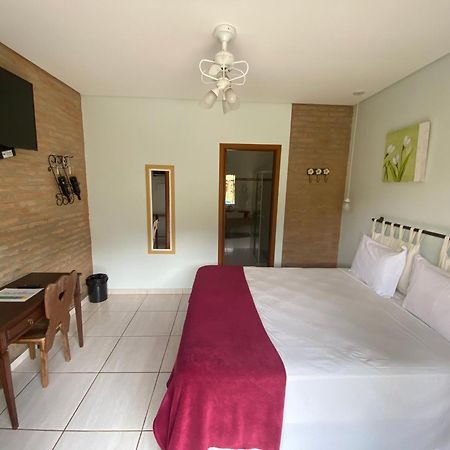 Villa Cottage Pousada Monte Alegre do Sul Bagian luar foto