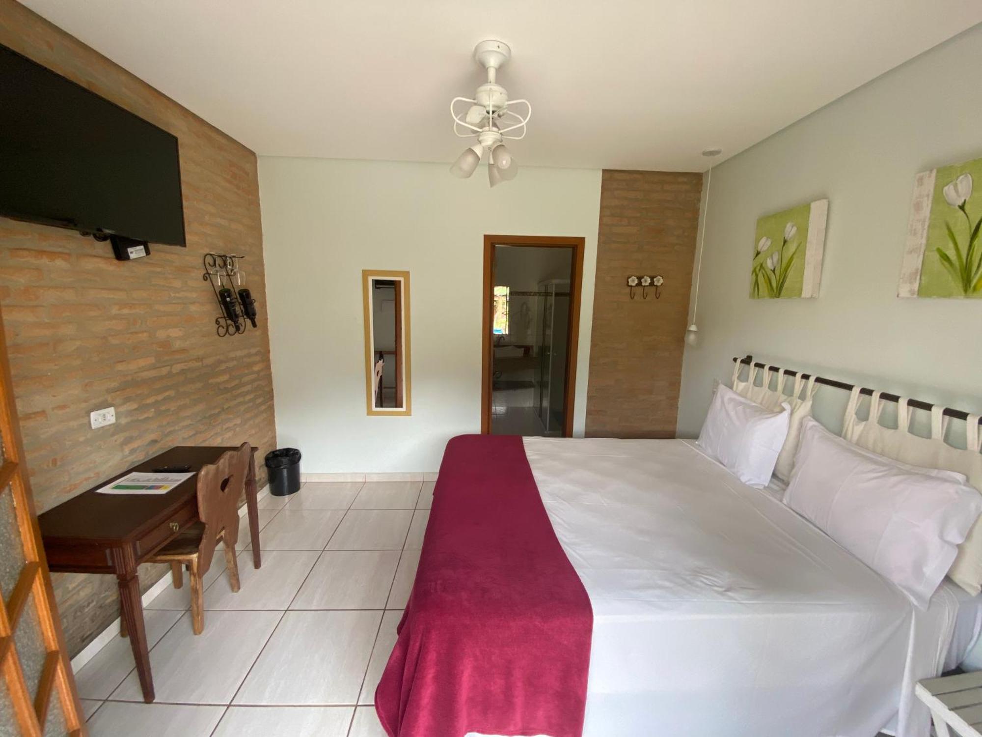 Villa Cottage Pousada Monte Alegre do Sul Bagian luar foto